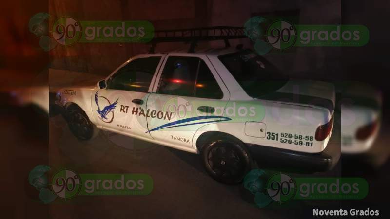 Asaltan y golpean a taxista en Zamora, Michoacán 