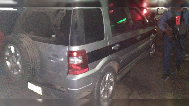 En poder de armas, droga y un bloqueador de señal, detienen a 5 hombres en Morelia - Foto 3 