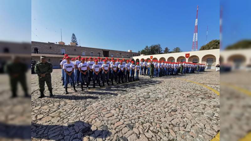 Reciben 195 conscriptos de la clase 2000 cartilla de Servicio Militar Nacional - Foto 0 