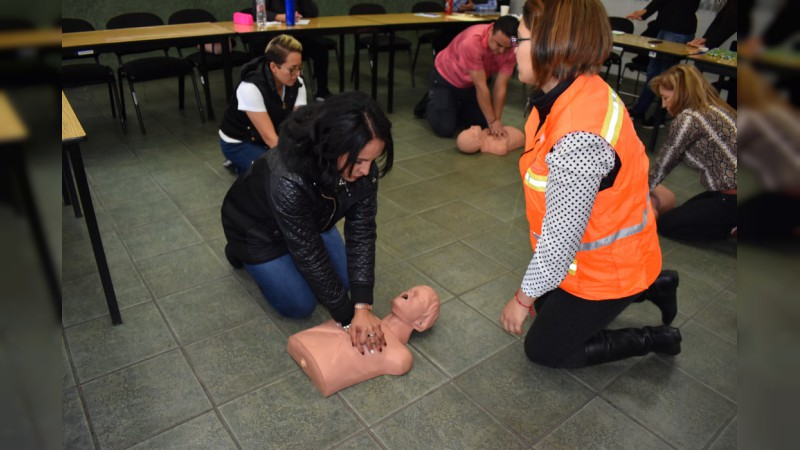 Personal del IIFEEM se capacita en primeros auxilios y RCP - Foto 1 