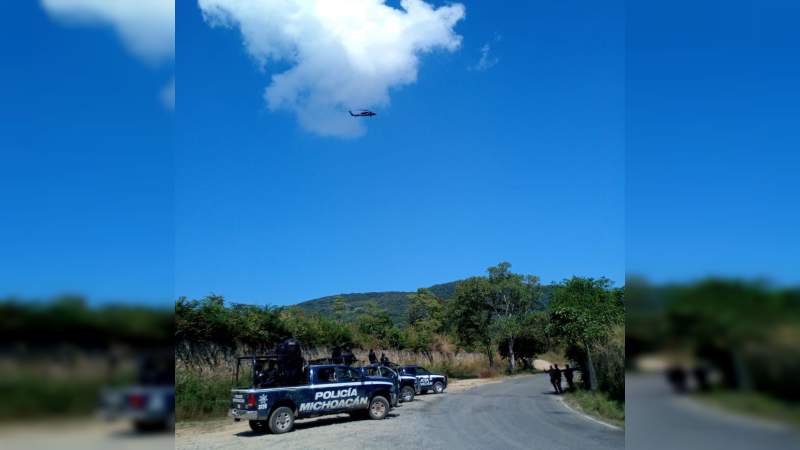 Aseguran armas, cientos de balas, granada y autos, en límites de Michoacán y Colima - Foto 2 
