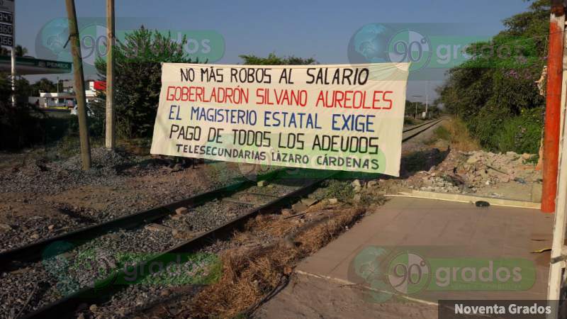 CNTE bloquea las vías del tren en Lázaro Cárdenas, Michoacán - Foto 0 