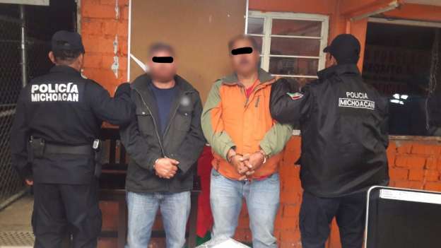 Localizan dos tráileres robados y detienen a dos sujetos en Uruapan, Michoacán - Foto 1 