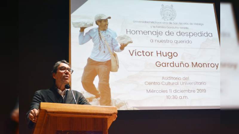 Rinde UMSNH homenaje póstumo a Víctor Hugo Gardño Monroy - Foto 0 