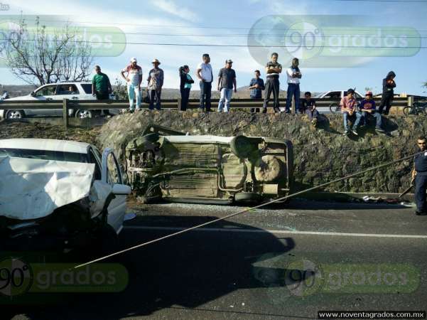 Morelia: Choque múltiple en la salida Quiroga deja cuatro lesionados - Foto 2 
