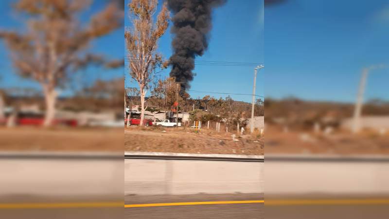 Arde ducto de PEMEX en Tarímbaro, Michoacán - Foto 2 