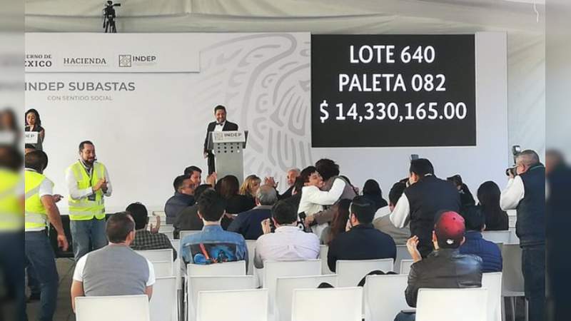 Gobierno solo recaudó 10% de su meta por “La madre de las subastas” en Los Pinos 