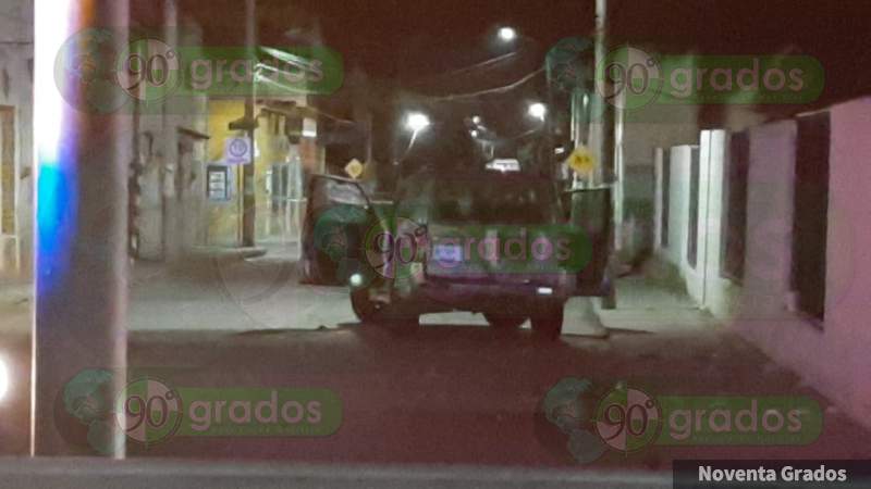 Desde camioneta, acribillan a hombre en vehículo en el Centro de Escobedo, Guanajuato 