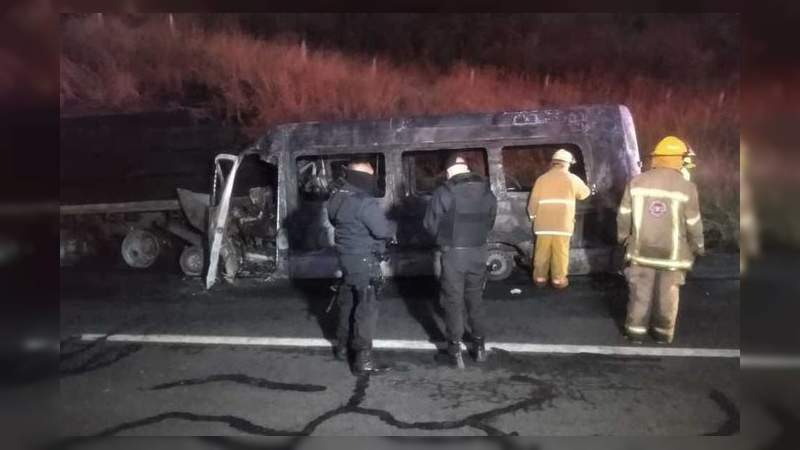 Choque en la carretera Zapotlanejo-Tepatitlán, Jalisco, deja 14 muertos: 5 niños entre las víctimas - Foto 0 