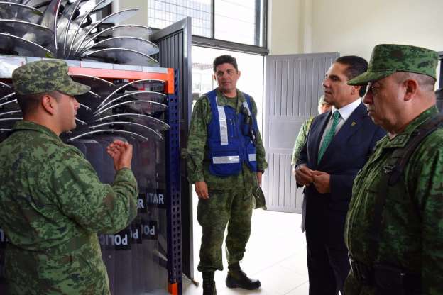 Recorren Silvano Aureoles y titular de Sedena nueva zona militar de Nuevo León - Foto 1 