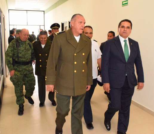Recorren Silvano Aureoles y titular de Sedena nueva zona militar de Nuevo León - Foto 2 