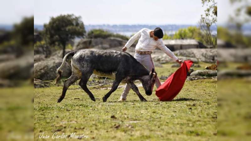 Invitan a la tienta de vaquillas que hará Isaac Fonseca en la ganadería José Farías 