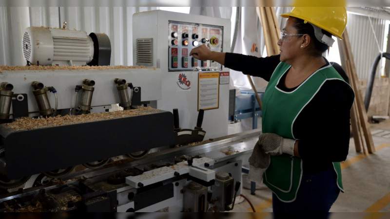 Economía mexicana cayó 0.7% en octubre: INEGI 