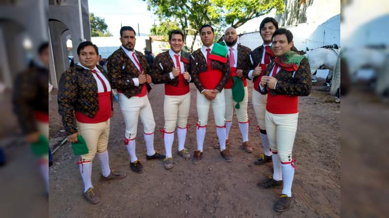 Triunfó en Puruándiro Francisco Martínez; Tarik Othón cortó dos orejas - Foto 1 