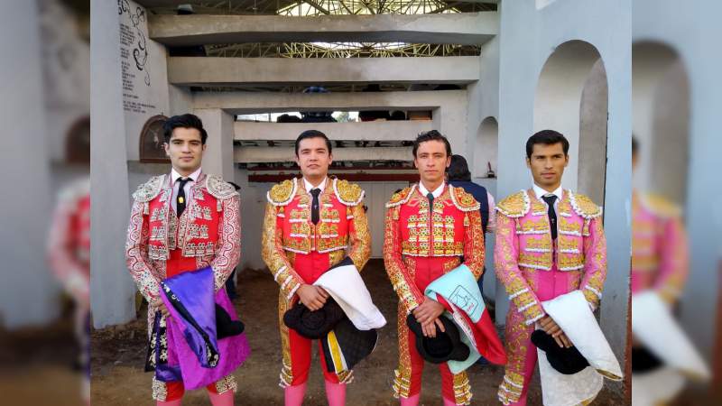 Triunfó en Puruándiro Francisco Martínez; Tarik Othón cortó dos orejas - Foto 2 