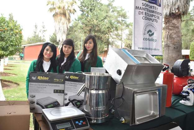 Entrega Silvano Aureoles equipamiento por 8 mdp a planteles del Conalep - Foto 1 