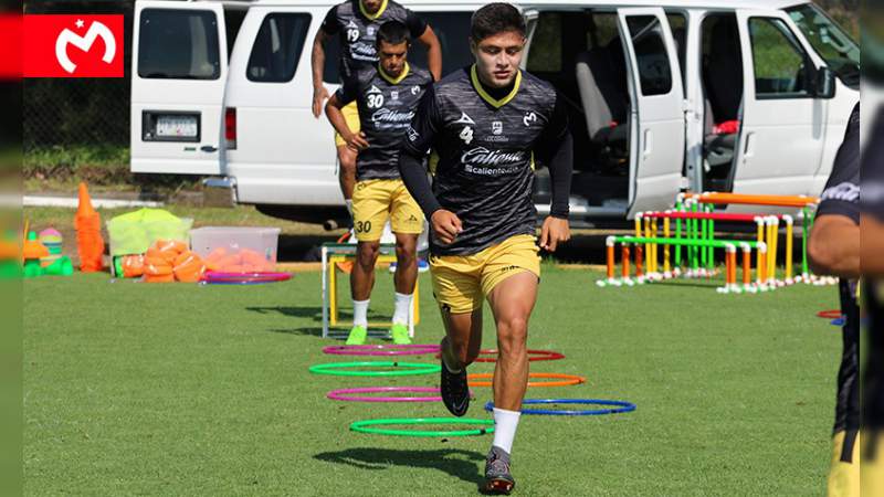 El defensa moreliano Jorge Valadez sale de Monarcas 