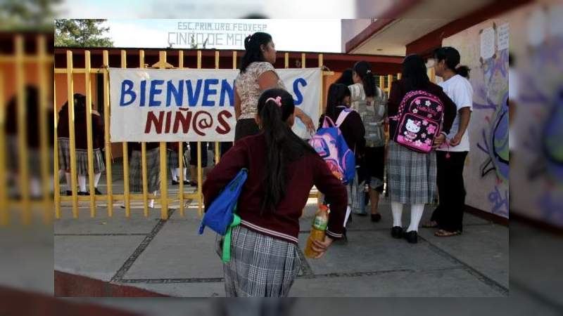 El 8 de enero regresan a clases en educación básica 