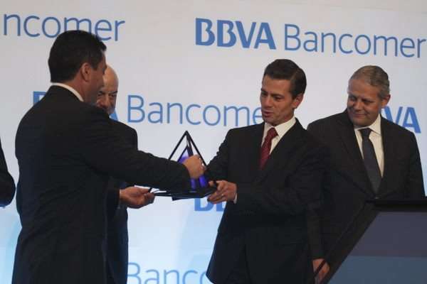 Manejo de finanzas públicas será responsable, asegura EPN en inauguración de la Torre Bancomer - Foto 1 