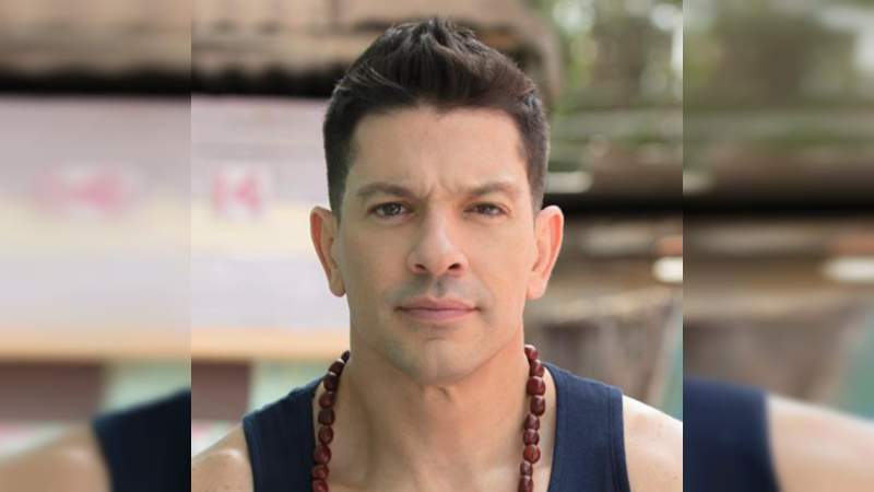 Yahir tiene miedo que por las coreografías de ‘Hoy no me puedo levantar’ se lastime la rodilla - Foto 1 