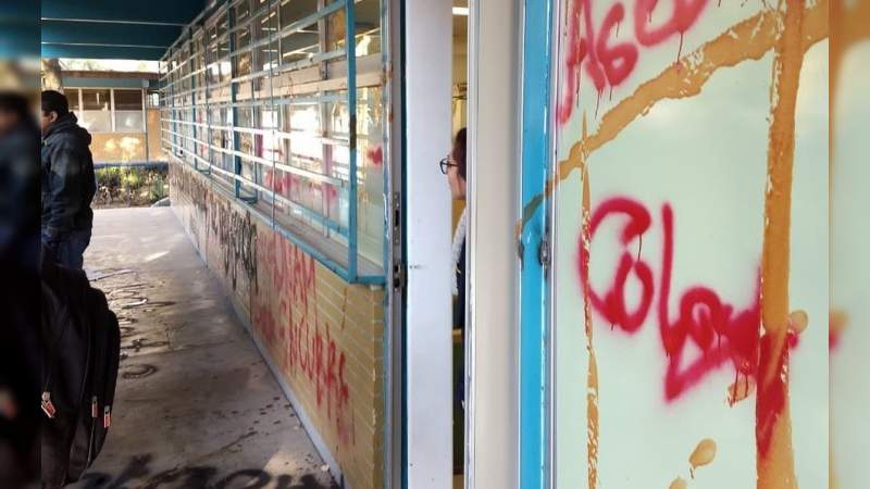 Muere en la enfermería estudiante del CCH Azcapotzalco: Vandalizan instalaciones en protesta - Foto 0 