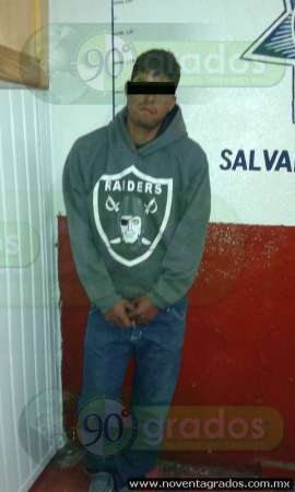 Detienen a dos sujetos con arma y droga en Salvador Escalante - Foto 0 