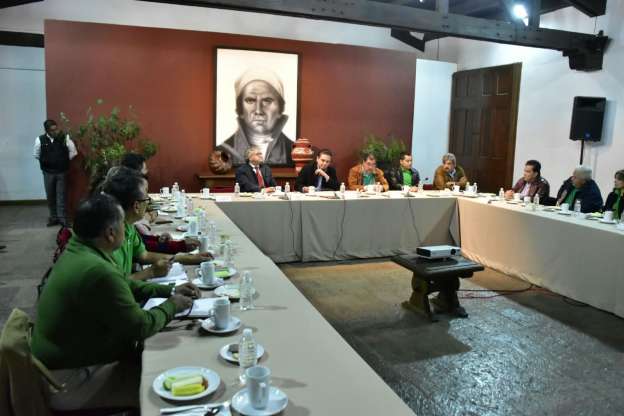Se reúne el Gobernador de Michoacán con Staspe - Foto 1 