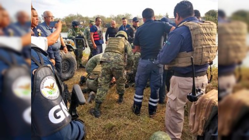 Militares caen a canal durante persecución en Tamaulipas: Fallecen cuatro de ellos - Foto 0 