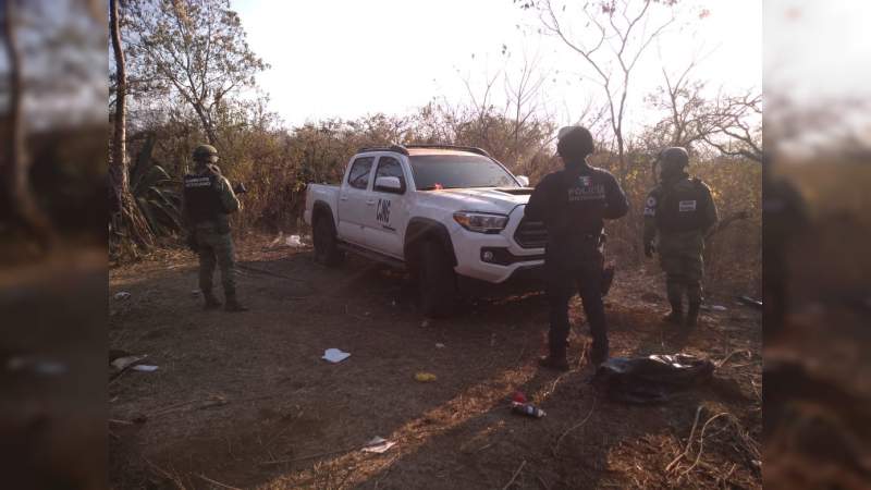 Armas largas, explosivos, camionetas modificadas y un dron: Asegurados al CJNG en Tangamandapio - Foto 4 