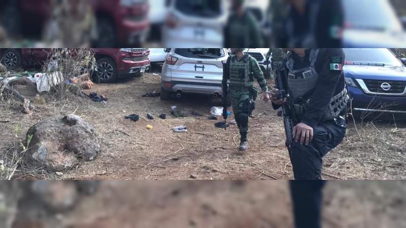 Armas largas, explosivos, camionetas modificadas y un dron: Asegurados al CJNG en Tangamandapio - Foto 6 