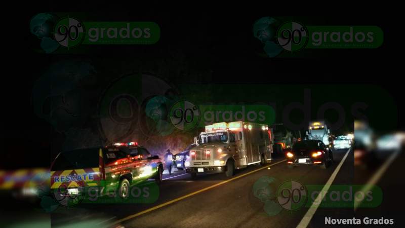 Cinco heridos tras carambola en la autopista Siglo XXI, en Salvador Escalante, Michoacán 