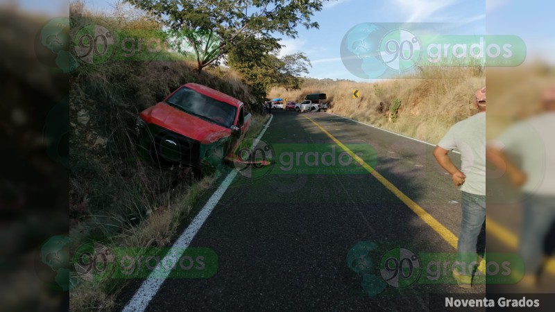 Choque en la carretera Apatzingán – Acahuato deja un muerto y dos heridos - Foto 2 