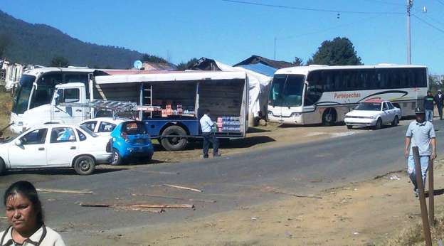 Este jueves podrían ser liberados tráileres y autobuses retenidos por habitantes de Nahuatzen, Michoacán - Foto 0 