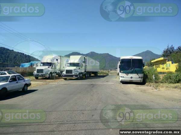 Este jueves podrían ser liberados tráileres y autobuses retenidos por habitantes de Nahuatzen, Michoacán - Foto 1 