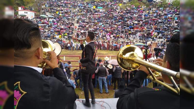Resultó excelente el jaripeo de Huiramba por los torazos de Rancho el Trébol - Foto 1 