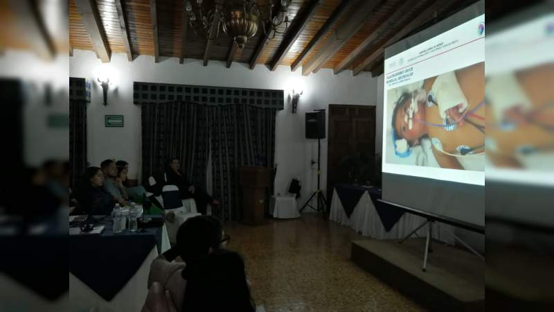 Exitosas jornadas de enfermería “Perlas en el área de urgencias” en Uruapan - Foto 0 