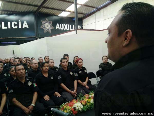 Realizan credencialización de la Policía Auxiliar en Michoacán - Foto 2 