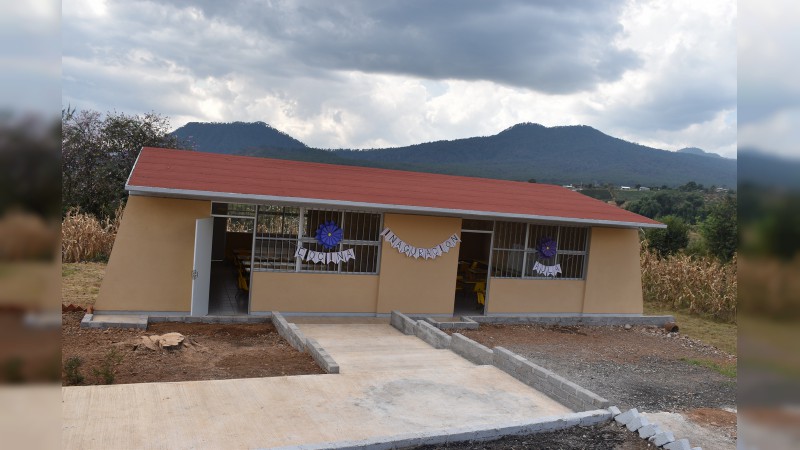Dignifica IIFEEM escuelas de Tacámbaro - Foto 1 
