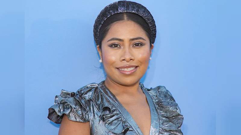 CRITICAN a Yalitza Aparicio por recomendar libro considerado para algunos ‘racista’ - Foto 0 