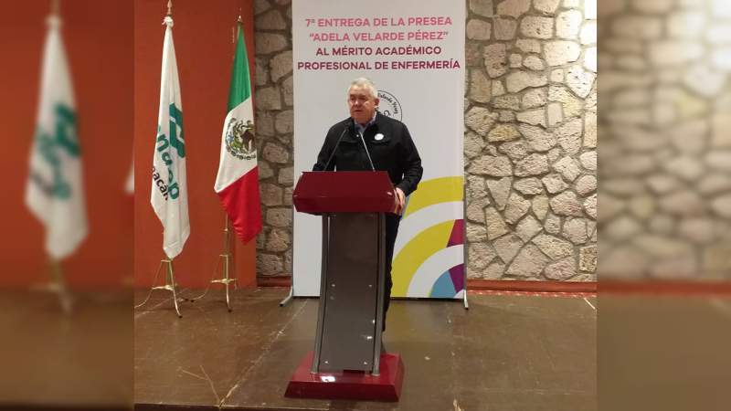En el Conalep, se entregó la Presea Adela Velarde 