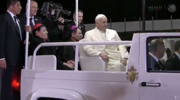 Papa Francisco sale del AICM con rumbo a la Nunciatura Apostólica  
