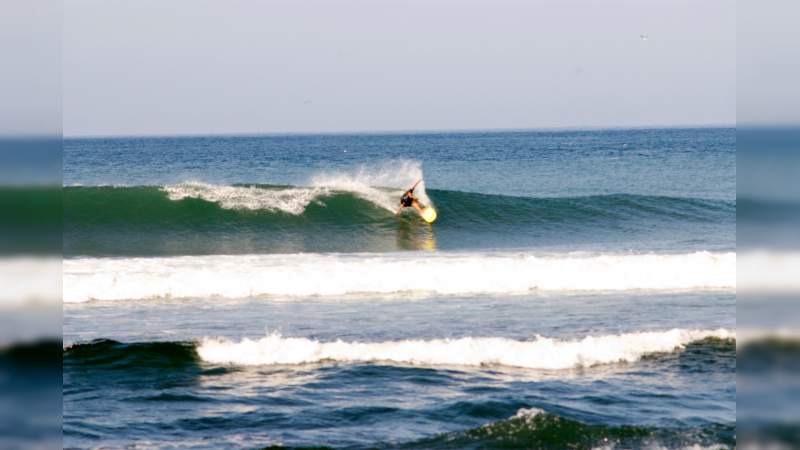 Playas michoacanas de las mejores para practicar el surf - Foto 0 