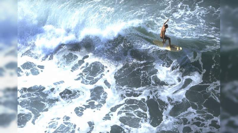Playas michoacanas de las mejores para practicar el surf - Foto 4 
