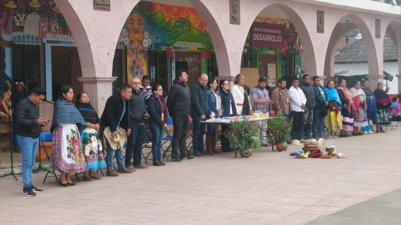 Entrega IEM nombramientos a integrantes de consejo comunal indígena de Arantepacua - Foto 2 