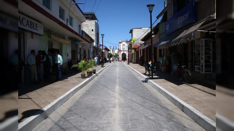 Inaugura y supervisa SCOP, vialidades en Ixtlán - Foto 2 