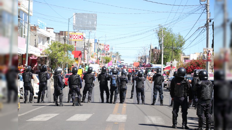 CNTE realiza destrozos en la Secretaría de Educación en el Estado - Foto 0 