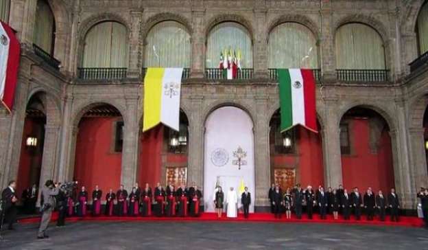 Asiste Silvano Aureoles a recepción del Papa en Palacio Nacional - Foto 2 