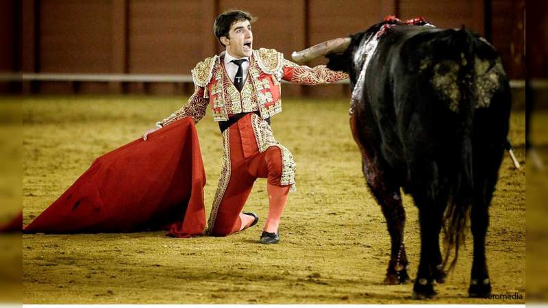 Hoy novillada internacional en Zitácuaro con Tarik Othón, Pablo Páez y Arturo Gilio - Foto 0 