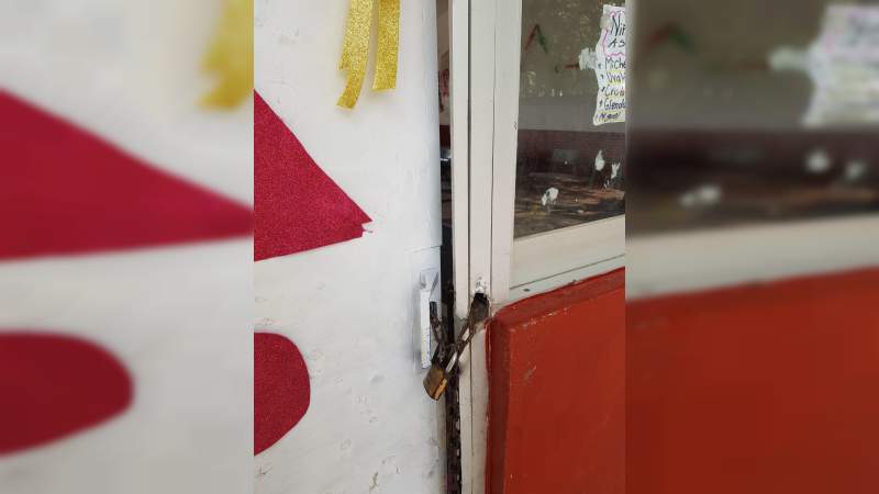 Por problemas político-sindicales alumnos toman clases afuera de las aulas, CEDH emite recomendación  - Foto 4 