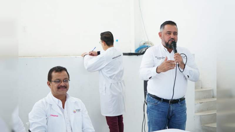 En Apatzingán, entrega SSM estímulos económicos a 148 auxiliares de salud - Foto 1 